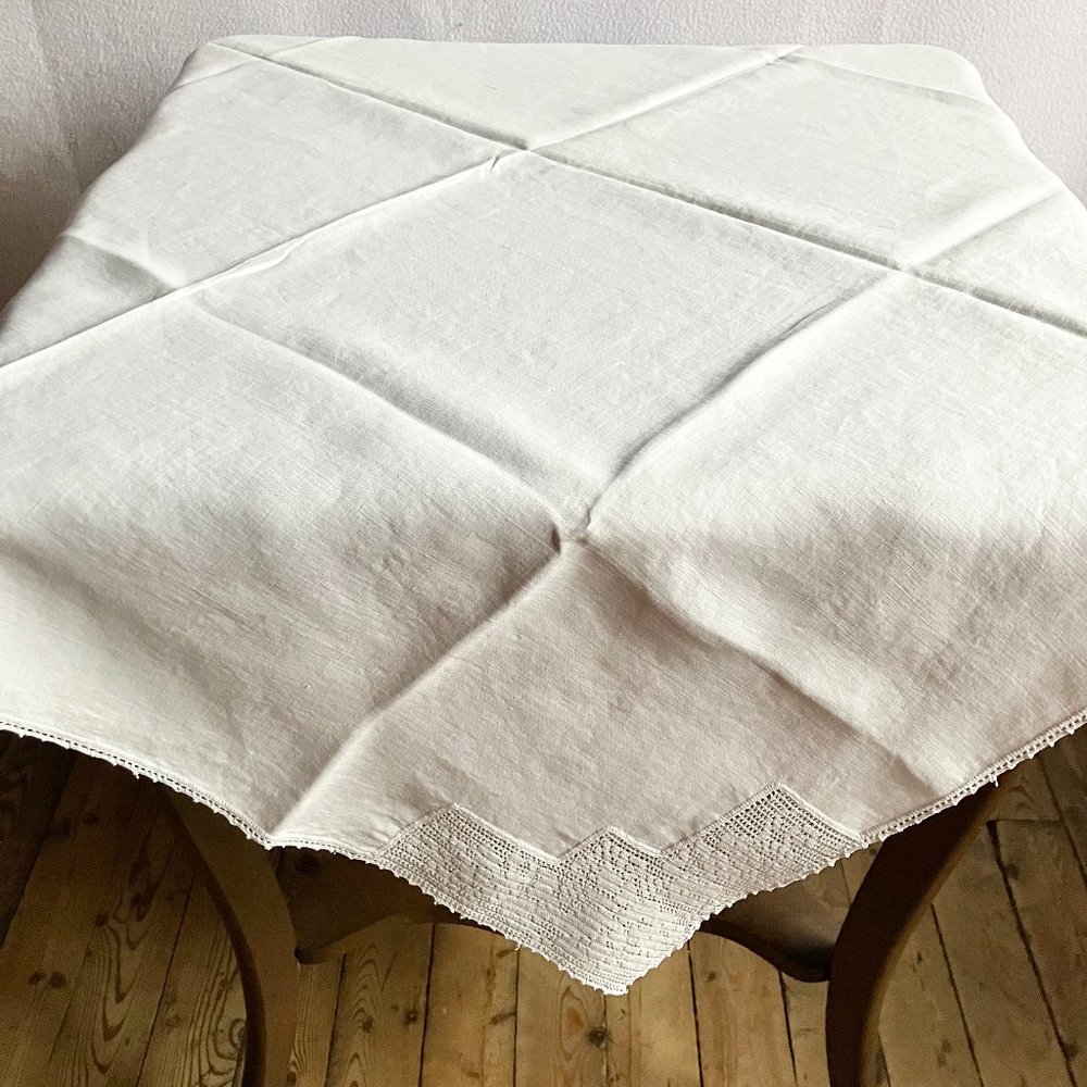 Vintage Linen Crochet Netting Inset Table Topper Tablecloth 40 x 41"